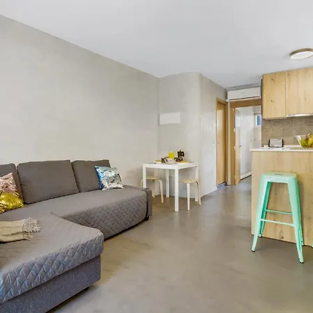 Carlos Ground Floor & Parking